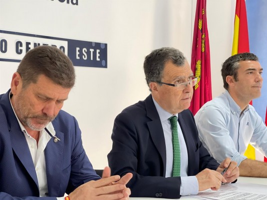 Ballesta (PP) quiere que la Policía Local esté en todo el municipio con una red de comisarías móviles
