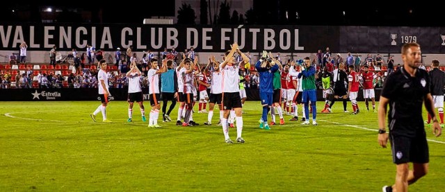 
Un Mestalla recuperado mide su fortaleza contra el Gavà
