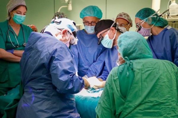 La Fe, centro pionero en Europa en implantar un marcapasos a un bebé prematuro