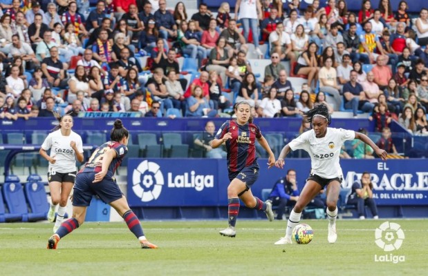 El derbi valenciano se resuelve con un empate sin brillo en el Ciutat