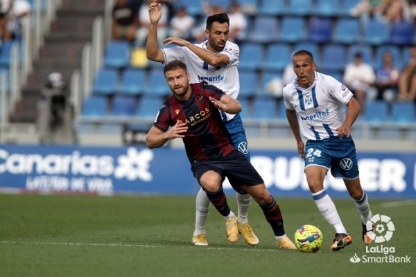 Mustafi no está para ascensos