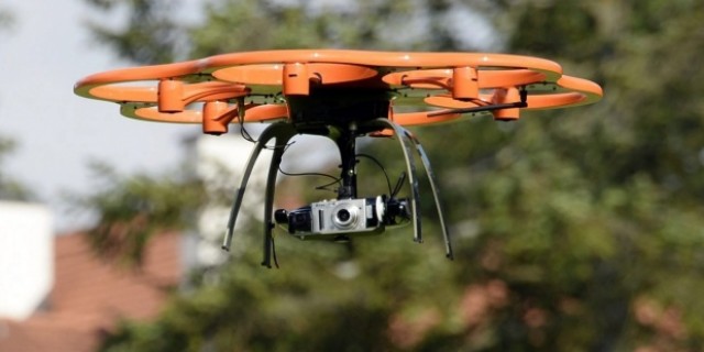 Estudiantes de la UPV idean una red de estaciones de asistencia en tierra para drones