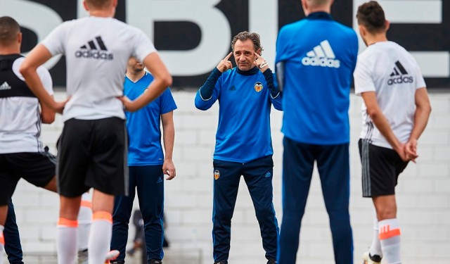 Prandelli juega con el sistema