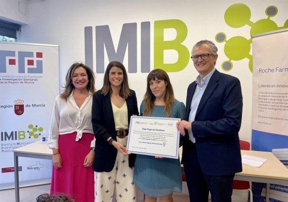 Una investigadora murciana, galardonada con la beca  'Stop Fuga de Cerebros' del laboratorio Roche