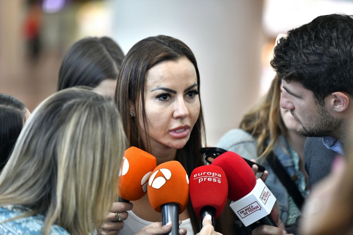 Los hijos de Dani Alves llegan a Barcelona para visitar a su padre

