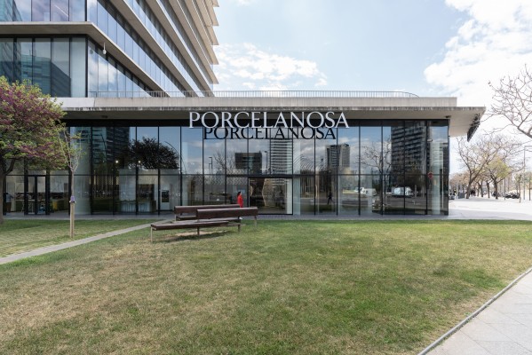 Porcelanosa refuerza su presencia en Catalunya con una nueva tienda en l'Hospitalet de 1.100 m2