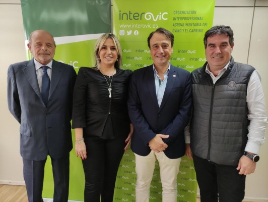 Esperanza Díaz (Murgaca) renueva como vicepresidenta de la Organización del Ovino y Caprino