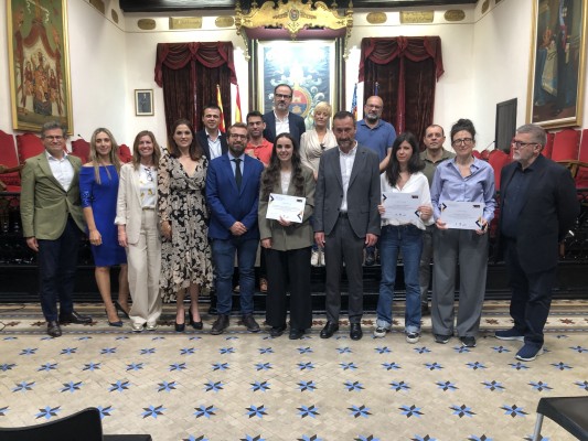 Un equipo de El Confidencial, premiado con el III Premio Periodista Vicente Verdú de Elche 