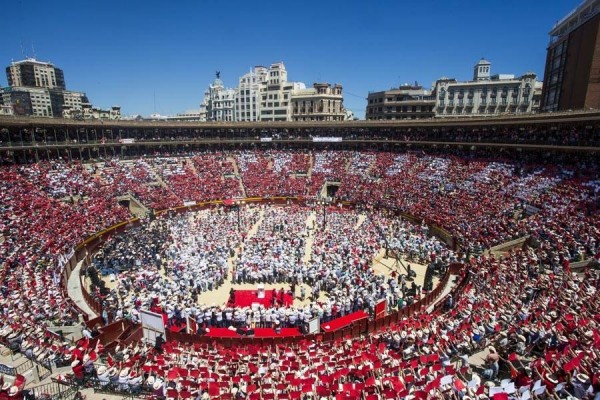 ¿Qué plaza es mejor que la Plaza de Toros para un mitin central de campaña?