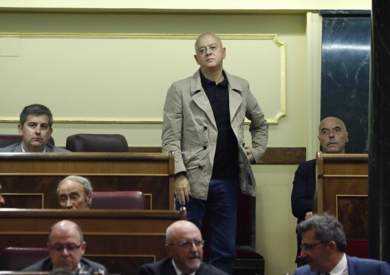 Más vale morir de pie (sentado en el escaño)