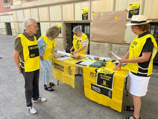 Amnistía Internacional recoge firmas en Murcia para denunciar 