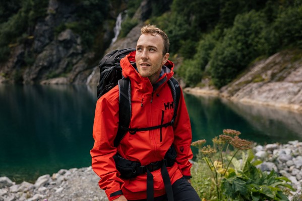  Helly Hansen Odin 9 Worlds Infinity Shell: El icono del outdoor