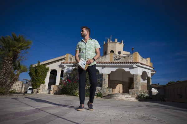 'Todaví(d)a', el poemario que habla de todas las vidas que vivimos en una sola