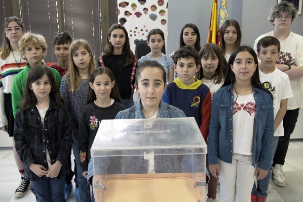 Niños y niñas de Sant Joan crean un programa electoral y reivindican su derecho a participar