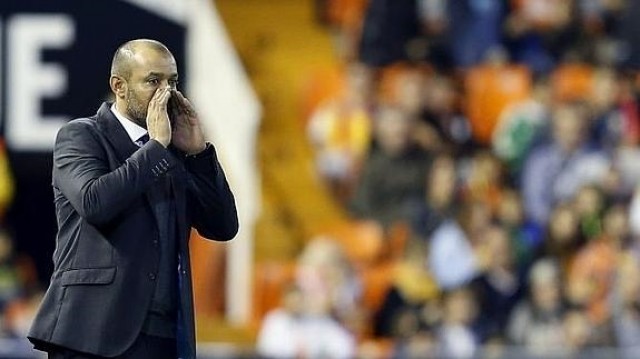 El público pide la salida de Nuno pese a la victoria