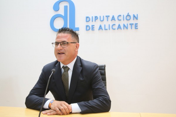 Elche entrega a la Diputación la información ampliada para subsanar la tasación del Palacio de Congresos