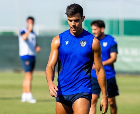 Róber Pier y Álex Muñoz siguen al margen a dos días de viajar a Tenerife