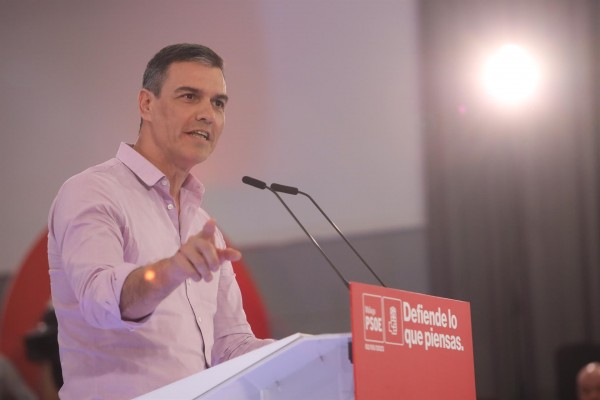 Sánchez continúa su agenda de precampaña con actos en Barcelona, Alicante, Murcia, Las Palmas y Tenerife
