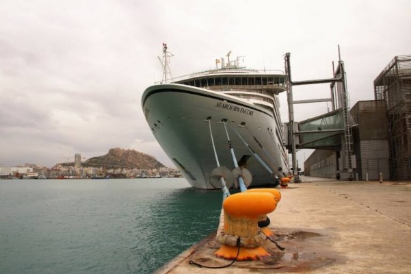 Alicante recibe la llegada de 10.000 cruceristas con tres escalas en una semana: dos simultáneas