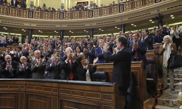 Rajoy, investido presidente con 170 votos a favor, 111 en contra y 68 abstenciones