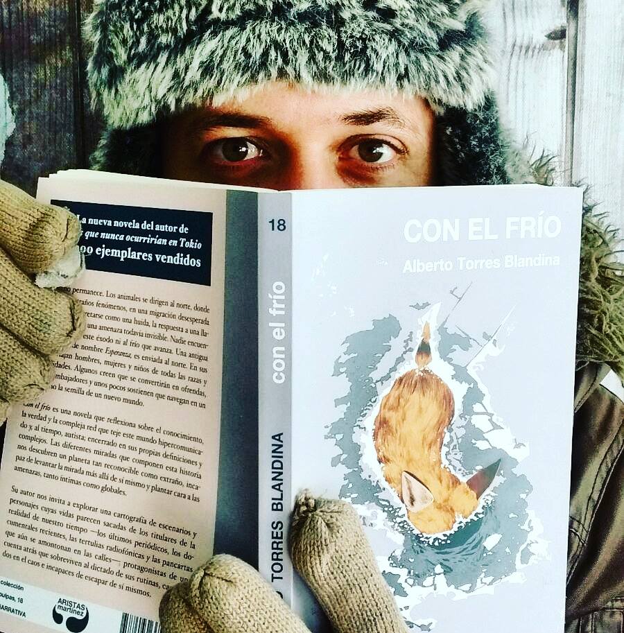 El escritor valenciano Alberto Torres Blandina, autor de 'Con el frío' (Foto: Marta Fornes) - 