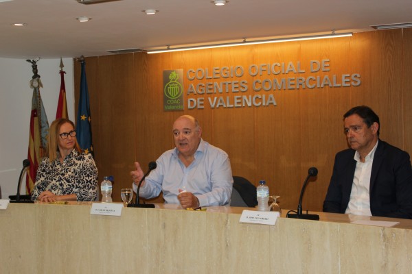 El Colegio divulga la Profesión de Agente Comercial a los alumnos de Formación Profesional