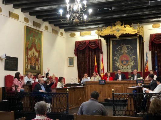 El pleno de Elche aprueba la ordenanza contra la prostitución y las últimas modificaciones de las cuentas