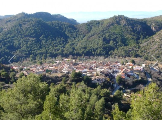 Los habitantes de Marines Viejo se manifiestan contra el 