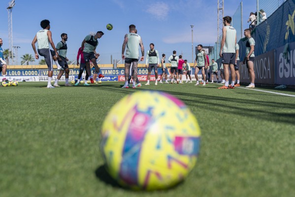 El Villarreal se examina en Mestalla: derbi decisivo entre la permanencia y la Champions