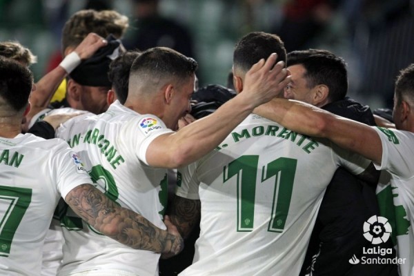 Almería se la juega en la primera de sus 'finales' ante Elche que no se rinde
