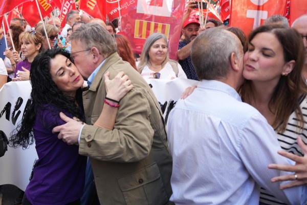 Puig, Gómez, Baldoví, Ribó, Illueca y Lima respaldan la manifestación en València