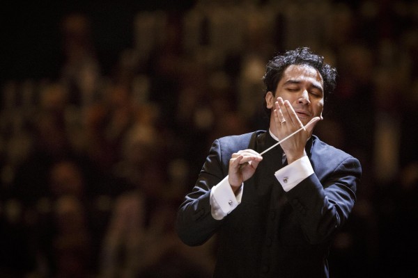 Andrés Orozco-Estrada debuta con la Orquestra de la Comunitat con obras de Mozart y Bartók
