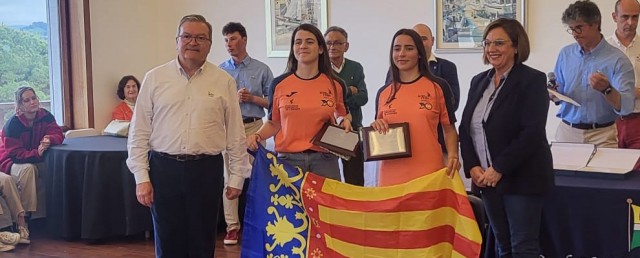Sara e Isa Momplet, y Mateo y Simón Codoñer, campeones de España 29er