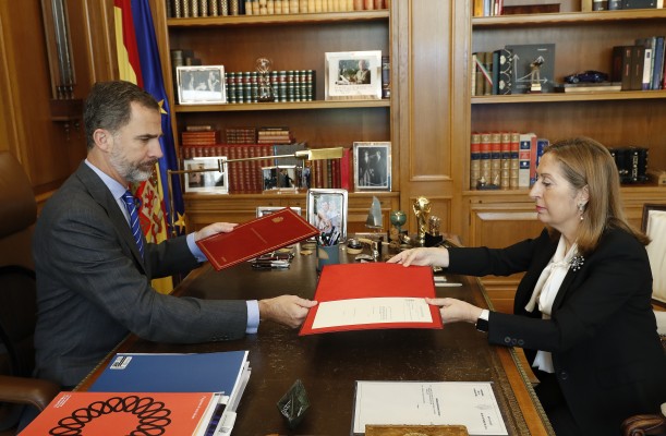 El Rey firma el decreto de nombramiento de Rajoy como presidente del Gobierno