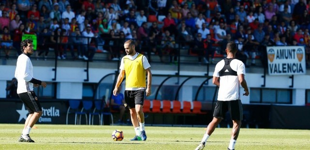 Las ausencias de Gayà y Siqueira dejan huérfano el lateral zurdo para Riazor
