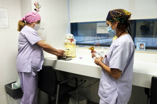 De facilitar la lactancia en pruebas selectivas a ropa 'ad hoc': Sanidad aprueba su II Plan de Igualdad
