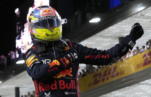 'Checo' Pérez ganó en Azerbaiyán; Alonso fue cuarto y Sainz, quinto
