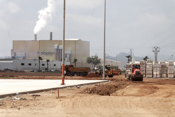 Gobierno y Consell ensamblan un puzzle: ampliar Azulmed y lanzar la macroplanta Arada Solar