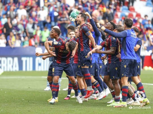 El Levante se pone a brillar 