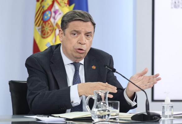 Planas destaca que el Gobierno trabaja en nuevas medidas de apoyo al campo ante la sequía