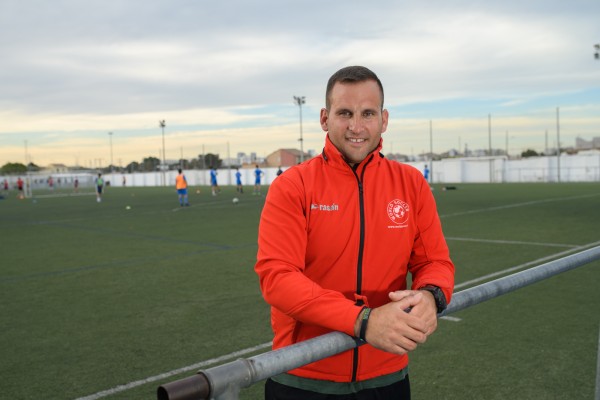 El gallego, un hombre de fútbol que vive con seis teléfonos