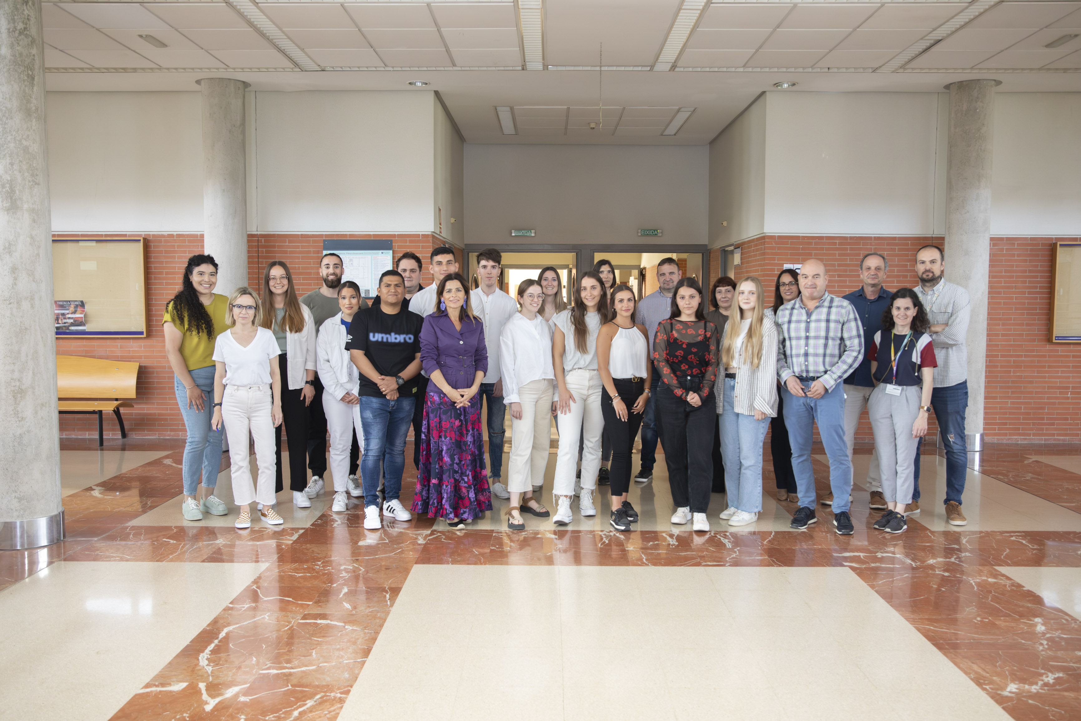 Estudiantado de la UJI impulsa los productos de empresas de aceite del interior de Castellón