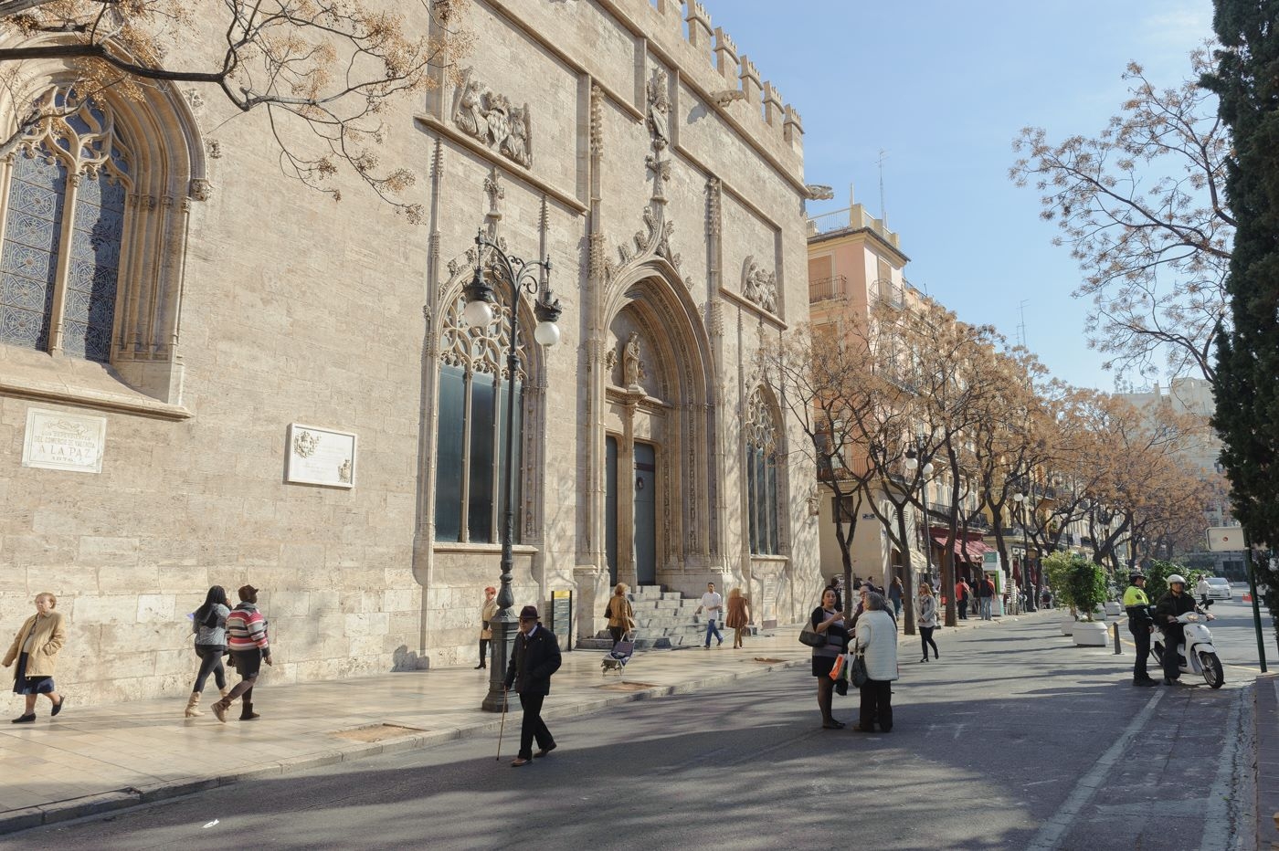 Prohiben la celebración del concierto de Seguridad Social en la Lonja a un día de su celebración