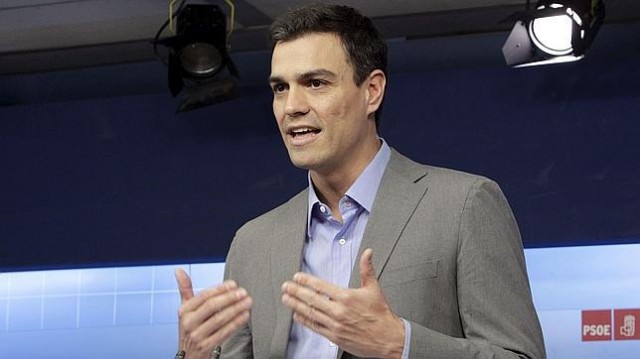 Sánchez anuncia que luchará por la Secretaría General y reta a Díaz a competir