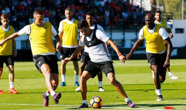 El Valencia CF necesita un triunfo para iniciar la escalada
