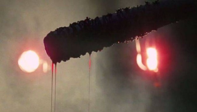 La crueldad de 'The Walking Dead' no tiene límites: Negan batea un 'home run' al público