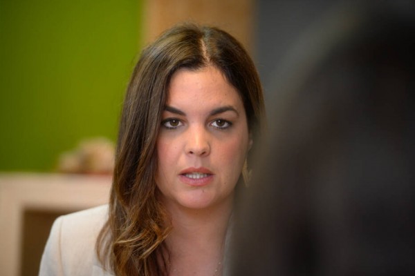 Sandra Gómez promete destinar la recaudación de la tasa turística de marzo a las comisiones falleras

