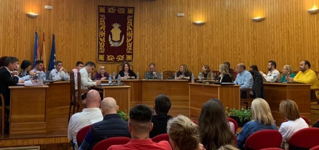Acuerdo histórico en Moncada al aprobar en el pleno la primera RPT en 25 años