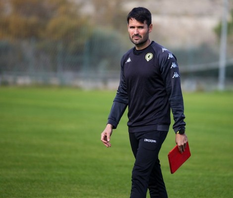 Escobar: “Si ganamos los tres partidos nos metemos seguro”