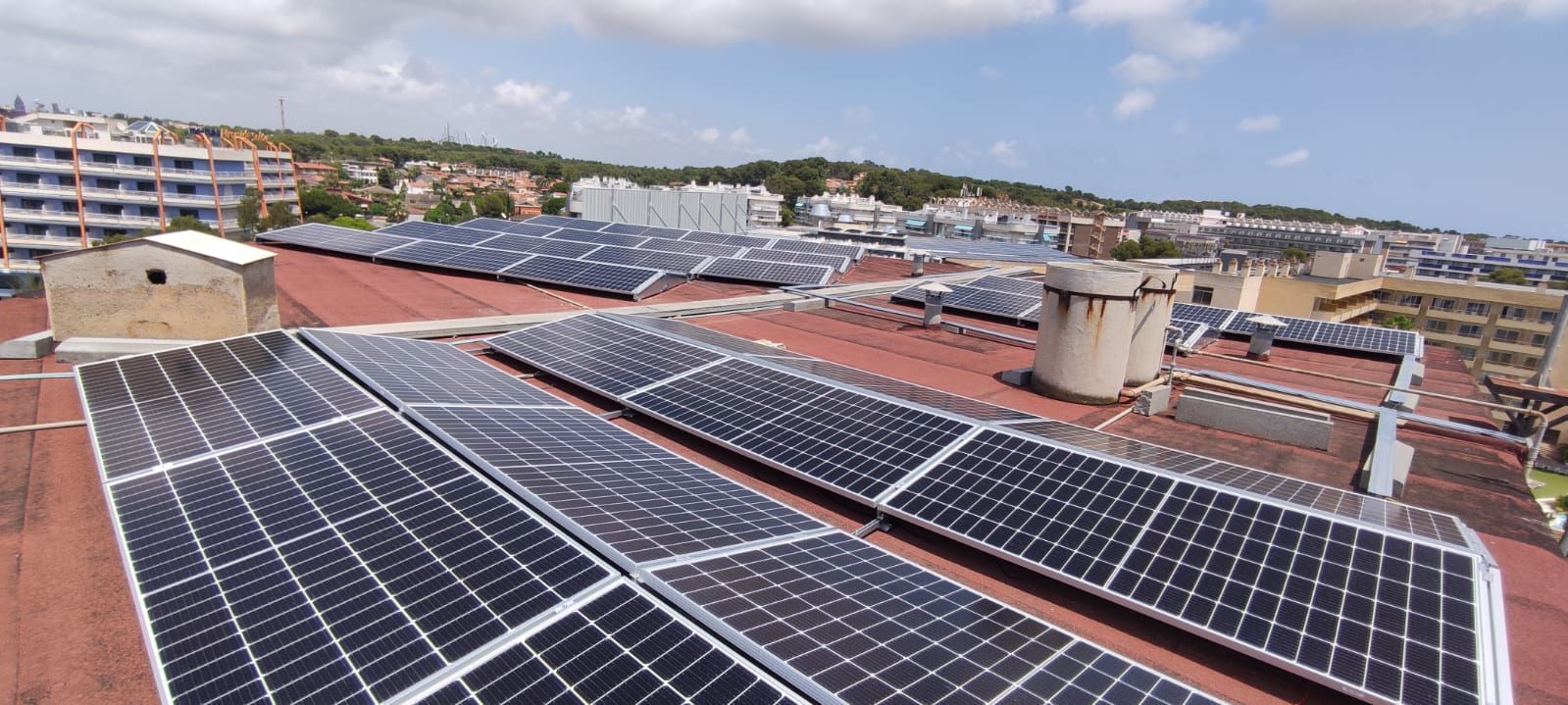El sector hotelero brilla cada vez más gracias a la luz del sol
